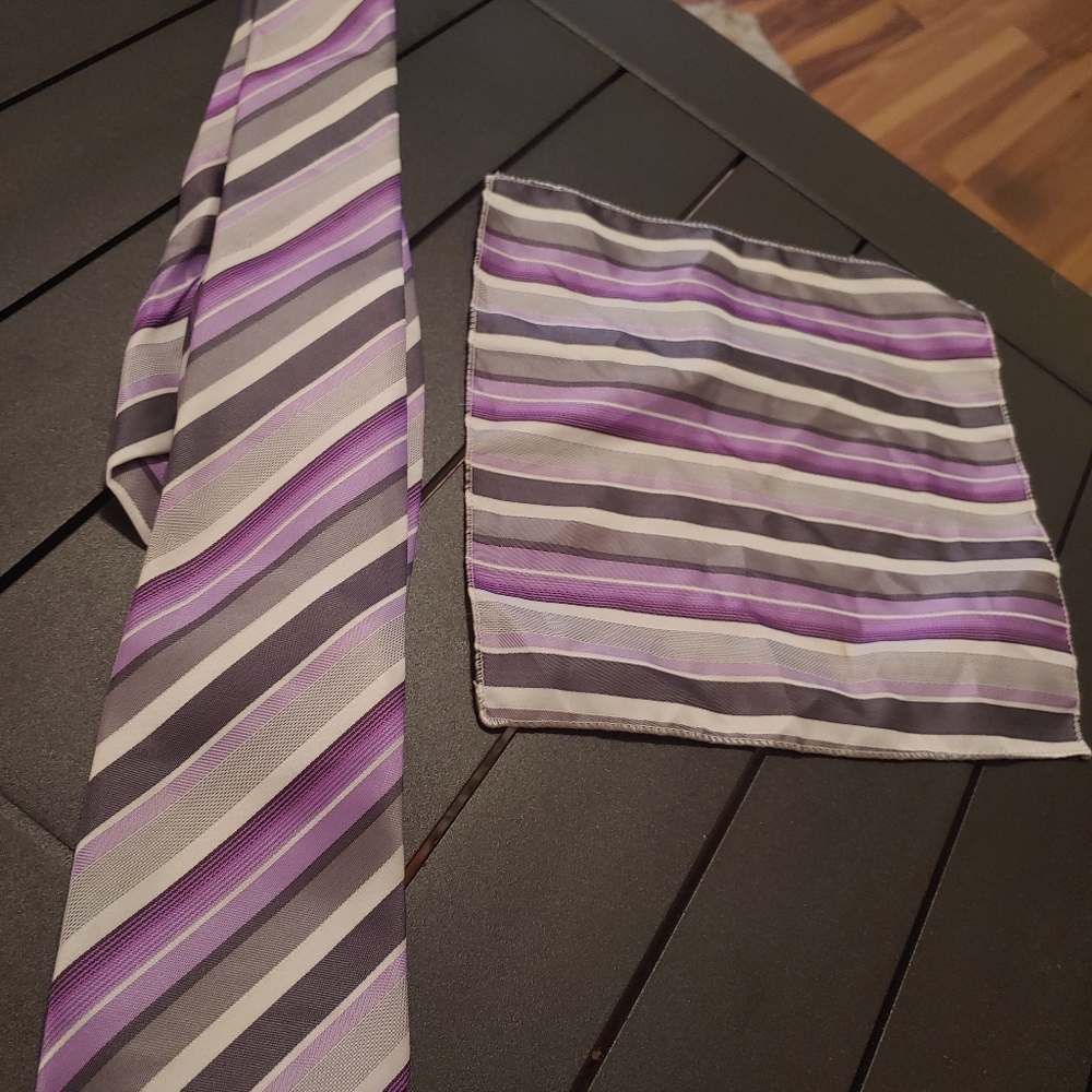 Pocket square  and tie